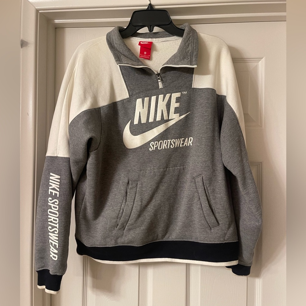 Nike Sportswear Sweatshirt Size M